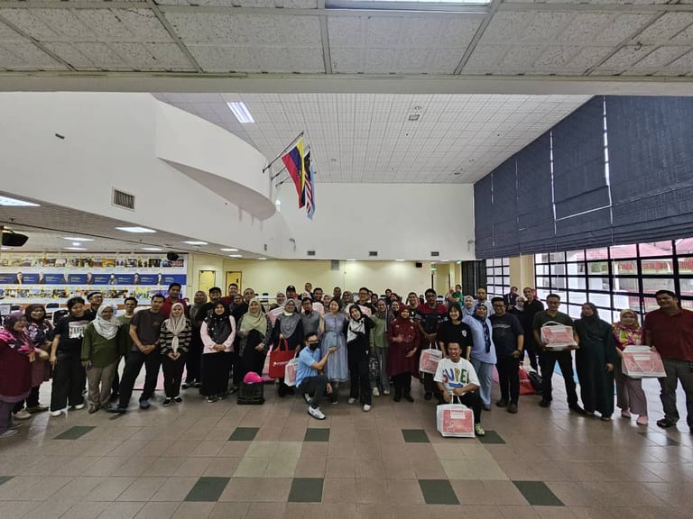 Sesi praktikal dengan jururawat